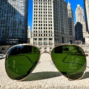 nwt with box:::Stylish Aviator Sunglasses with Green Lenses
